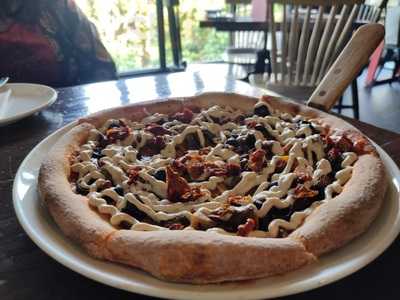 Roadhouse Bar & Grill