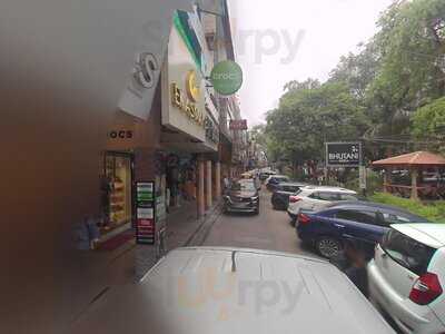 Roadhouse Bar & Grill