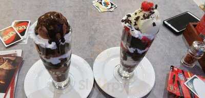 Dinshaw's Xpress Cafe