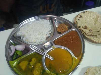 Shree Delhi Bhojanalaya