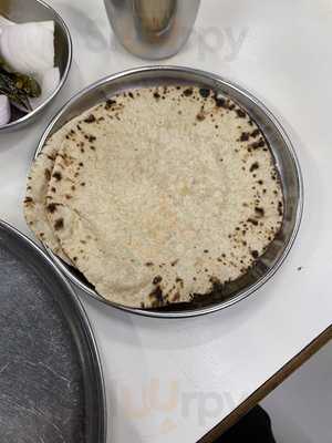 Shree Delhi Bhojanalaya