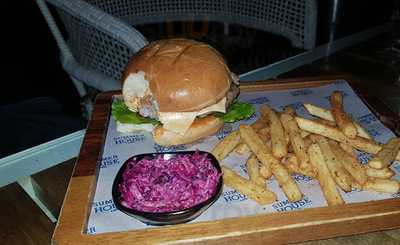 The Grill House Cafe