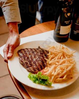 Le Soleil Cafe & Blstro