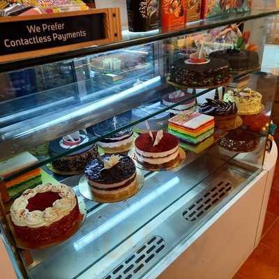 Hang Out Cakes & More