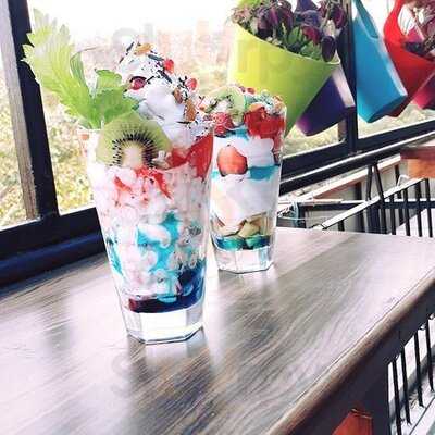 Times Square Cafe & Bar