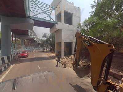 Brickyard Cafe And Lounge