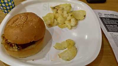 B B N Fast Food Corner