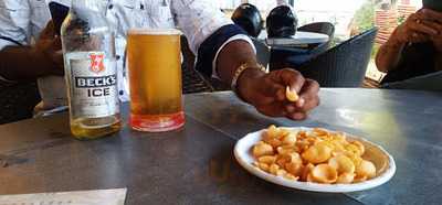 Midtown Restaurant Family Wine & Dine