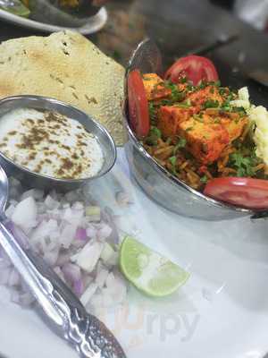 Shri Krishna Fast Food Centre