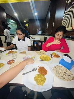 Shree Nidhi Pure Veg Restaurant