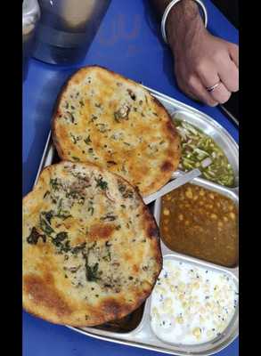 Sharma Ji Amritsari Naan