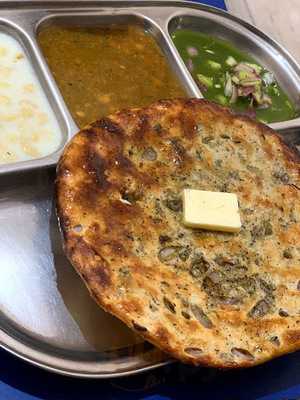 Sharma Ji Amritsari Naan