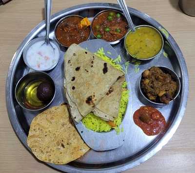 Shashikant Lunch Home