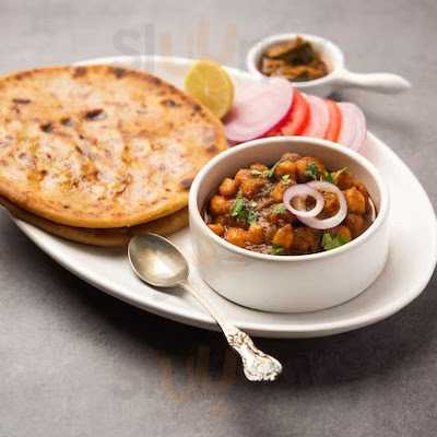 Amritsari Chole Bhature