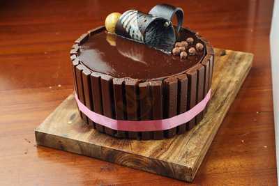 Cakes, Cupcakes N More