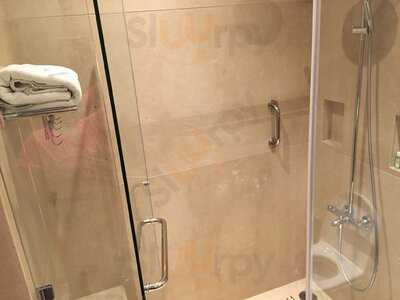 Niranjan Restaurant And Bar