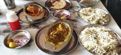 Banda Nawaz Hotel Restaurant