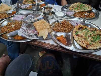 Manjeet Chole Puri Wala