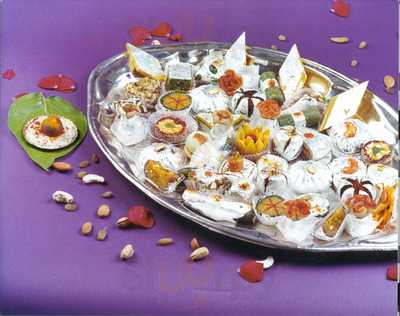 Monpara Sweet & Farsan