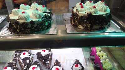 Punjabi Ghasitaram Halwai Karachiwala