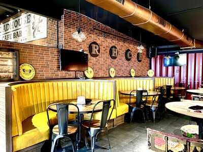 Road House Cafe Bar