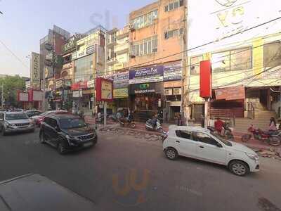 Piranha Lounge And Bar