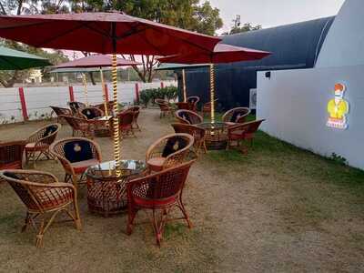 Chhotu Maharaj Cine Restaurant