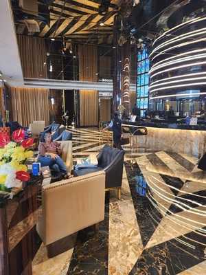 Worli Modern Lunch Home