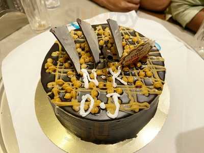 Roshan Bar And Restaurant