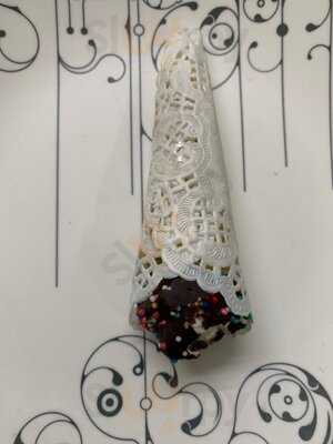 Indulge Custom Cake And Chocolates