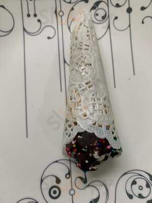 Indulge Custom Cake And Chocolates