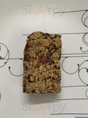 Indulge Custom Cake And Chocolates