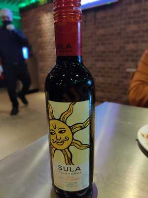 Modern Kitchen And Bar