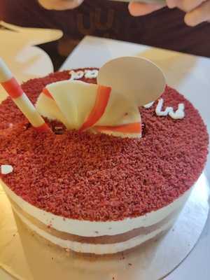 Hangout Cakes & More