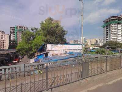 Track Side Restaurant & Bar