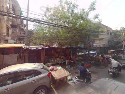 Bhagwan Juice & Shakes Corner