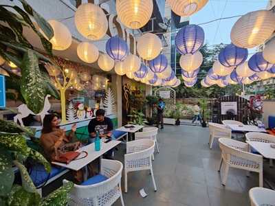 Aromas Cafe & Bistro