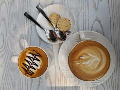 Aromas Cafe & Bistro