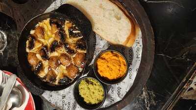 Poco Loco Tapas & Bar