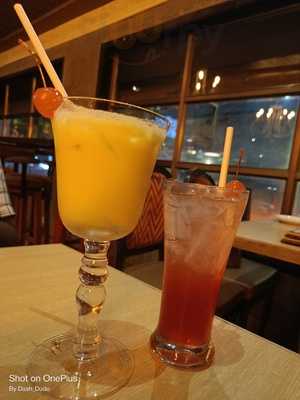 The Bigg Small Cafe + Bar