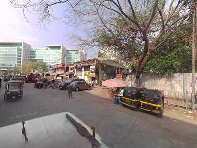 The Bigg Small Cafe + Bar