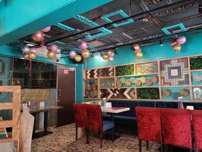 Khao Piyo Jo Bhi Chaho, Yahan Khao