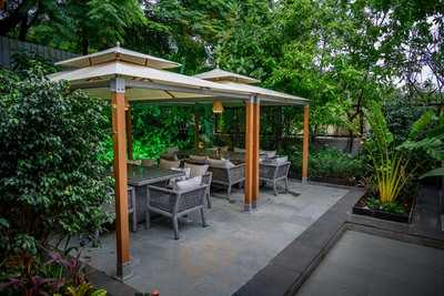 Roots 9 Kitchen & Bar