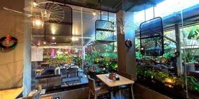 Roots 9 Kitchen & Bar