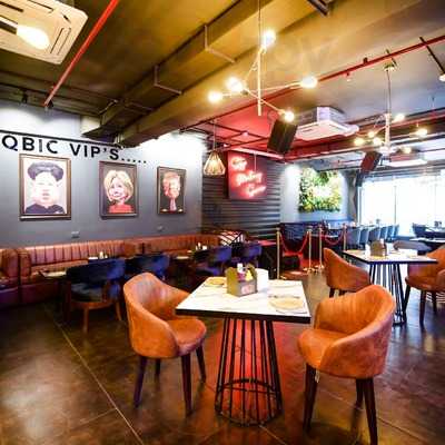 Qbic Cafe & Bar