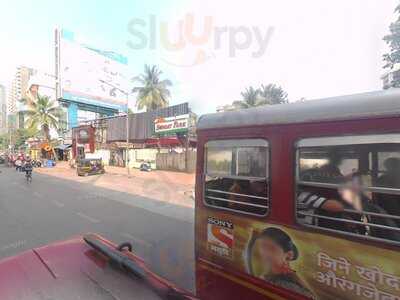 Grease Monkey - Bar & Bistro