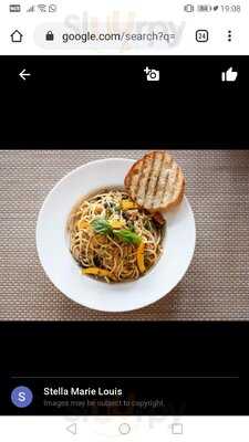 Louie's Resto & Cafe