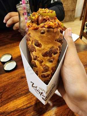 Kurtosshhh Juhu Cafe