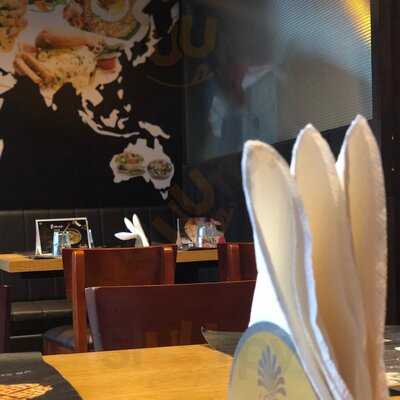 Jonahs Bistro, Express Avenue