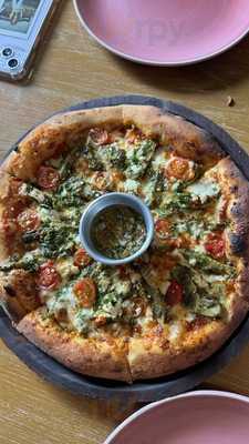 Local Star Bar & Cafe